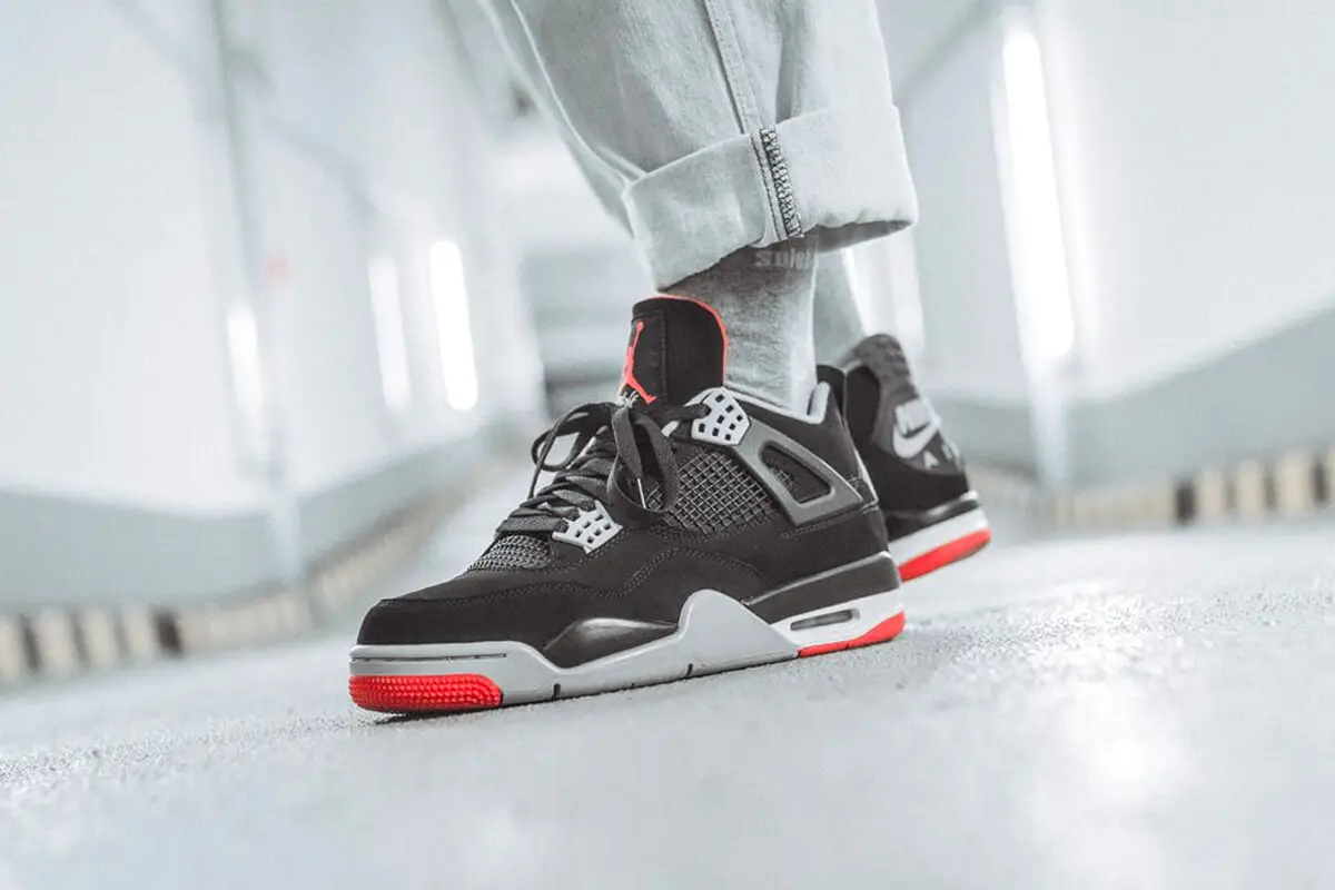 Nike air jordan 4 bred hotsell