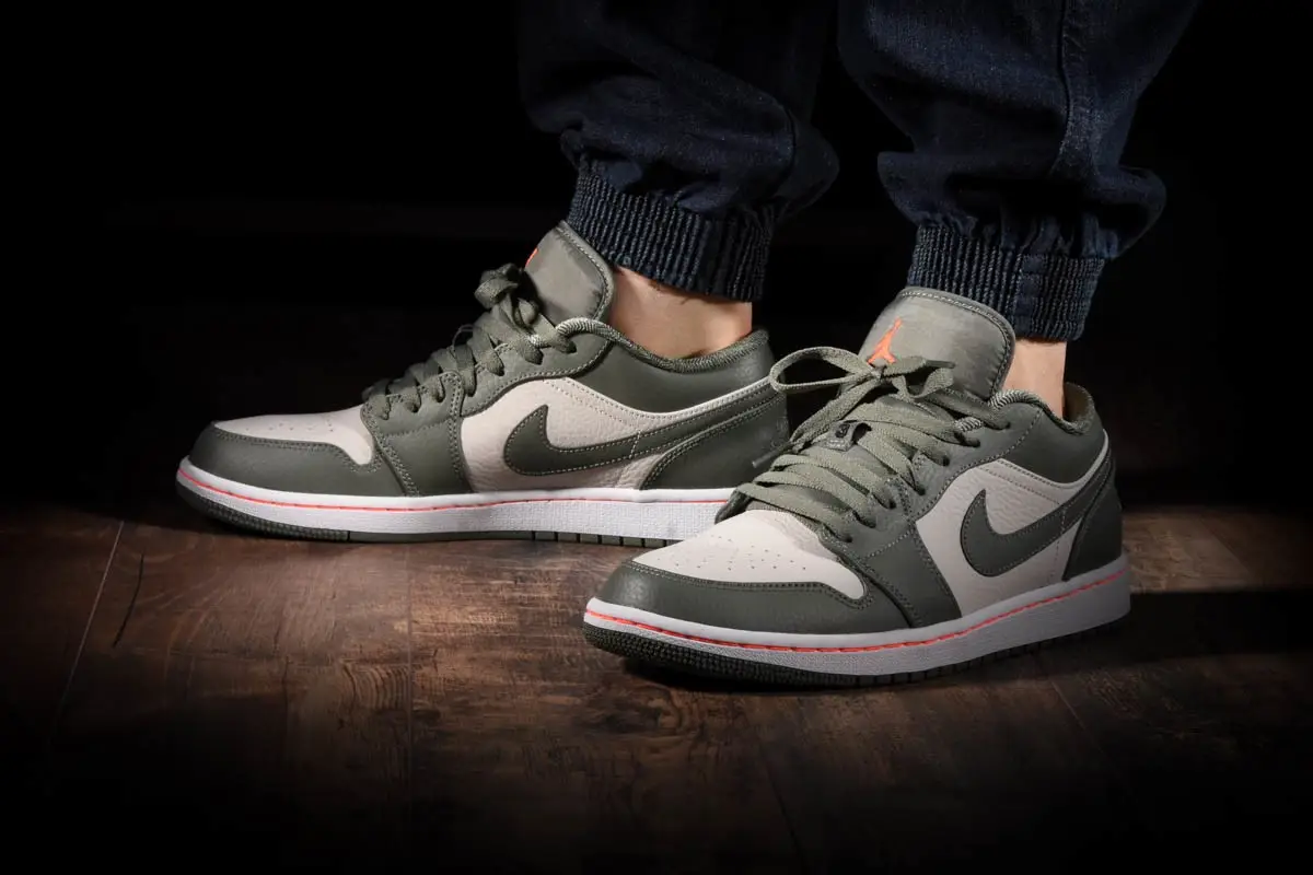 Jordan 1 low store military green