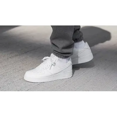 Nike air force 1 hot sale 07 premium white black