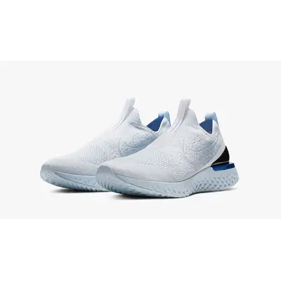 Epic react flyknit outlet blue and white