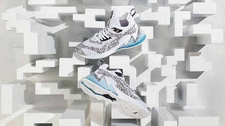 The PUMA LQD Cell Origin Air Is The World's First Augmented Reality Sneaker The PUMA LQD Cell Origin Air Is The World's First Augmented Reality Sneaker