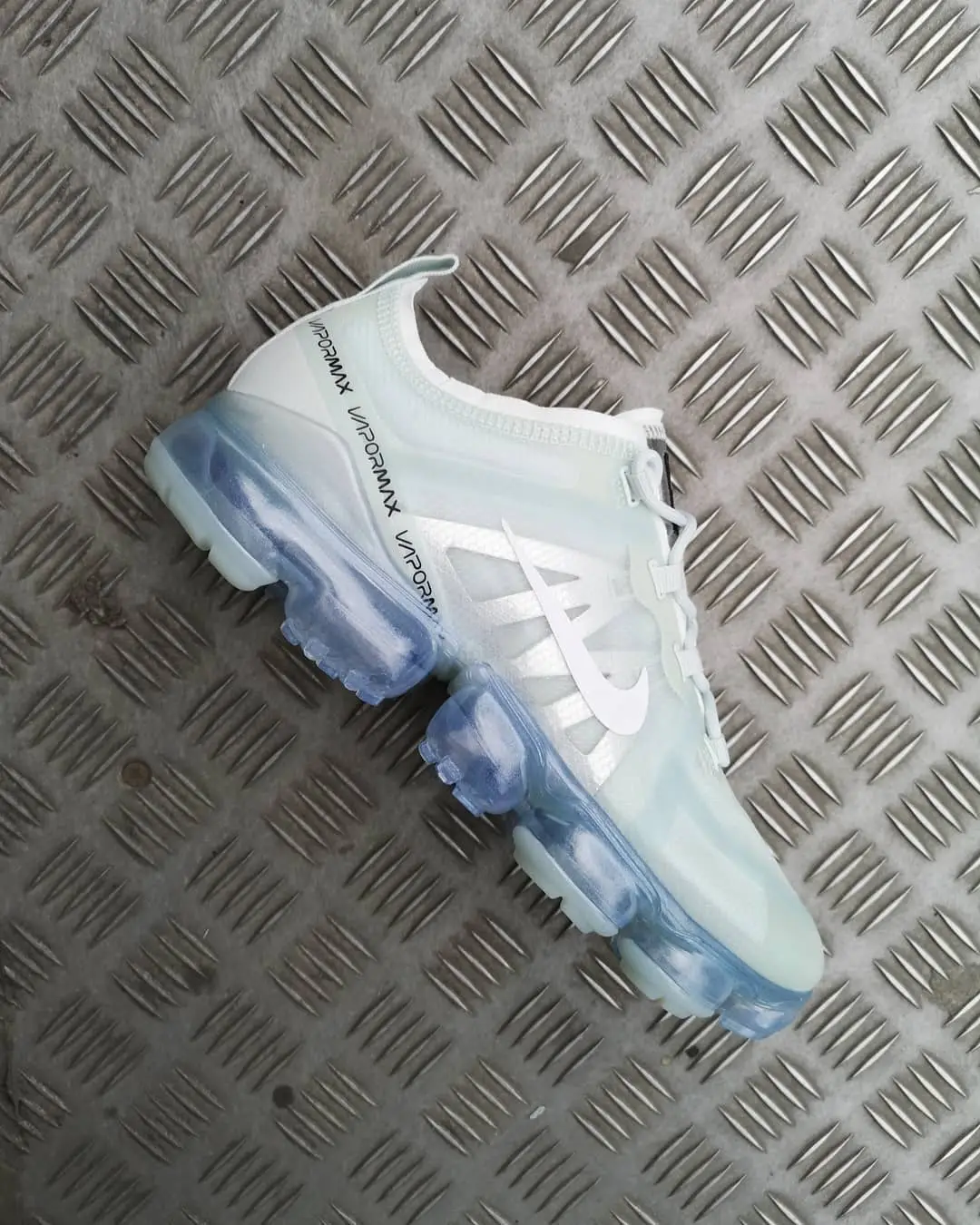 vapormax reflect silver
