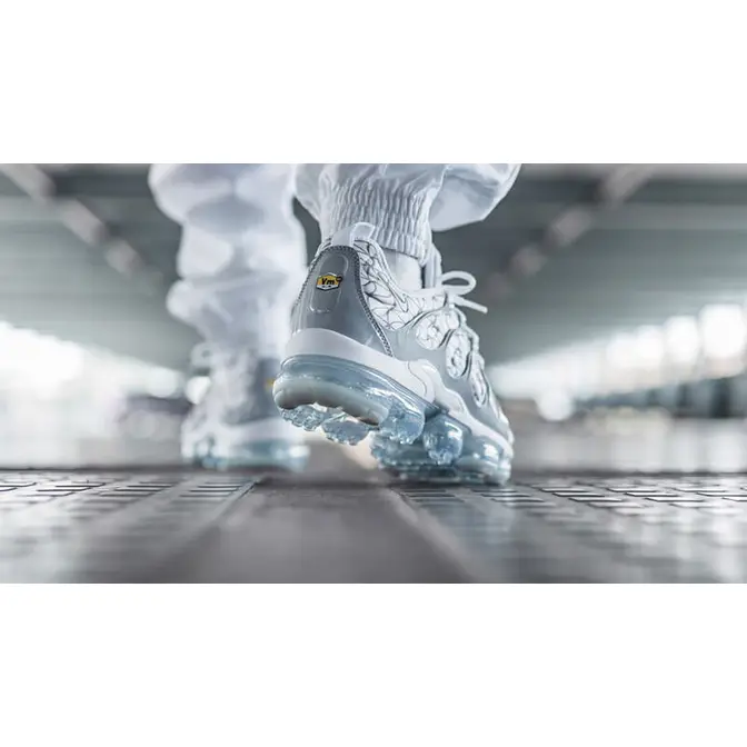 Vapormax plus metallic on sale purple