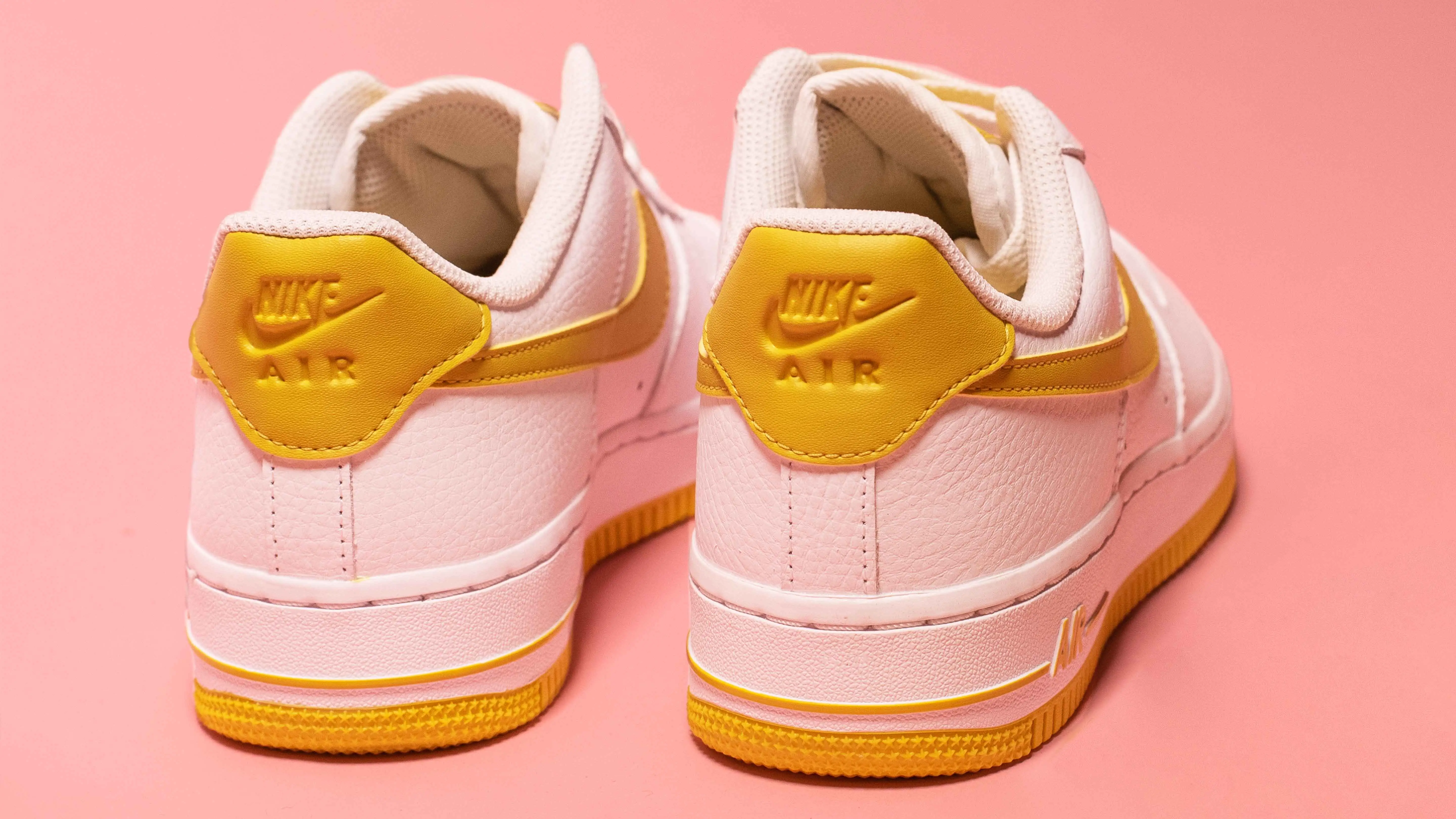 Nike air force yellow on sale sole