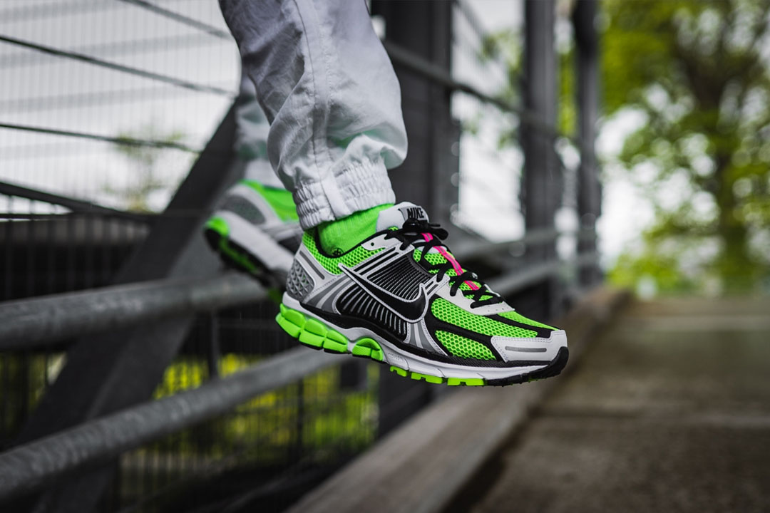 nike vomero 5 lime green