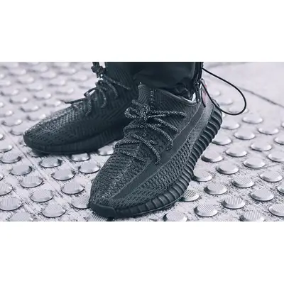 Yeezy Boost 350 V2 Black