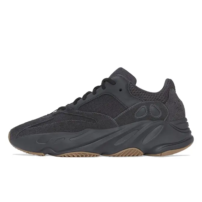 Yeezy 500 hot sale black retail price