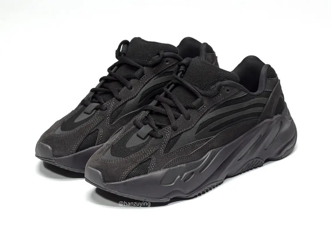 yeezy boost 700 v2 vanta black