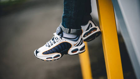 Get Retro With The Nike Air Max Tailwind 4 ‘Metro Grey’ Get Retro With The Nike Air Max Tailwind 4 ‘Metro Grey’