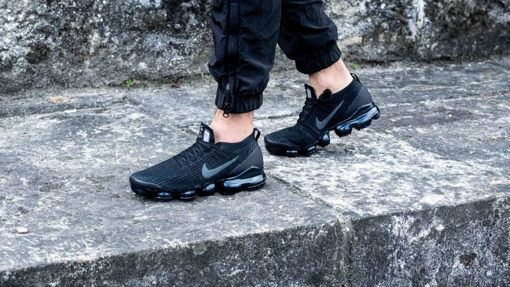 Get Stealthy With The Nike Vapormax Flyknit 3 'Triple Black' Get Stealthy With The Nike Vapormax Flyknit 3 ‘Triple Black’ 3