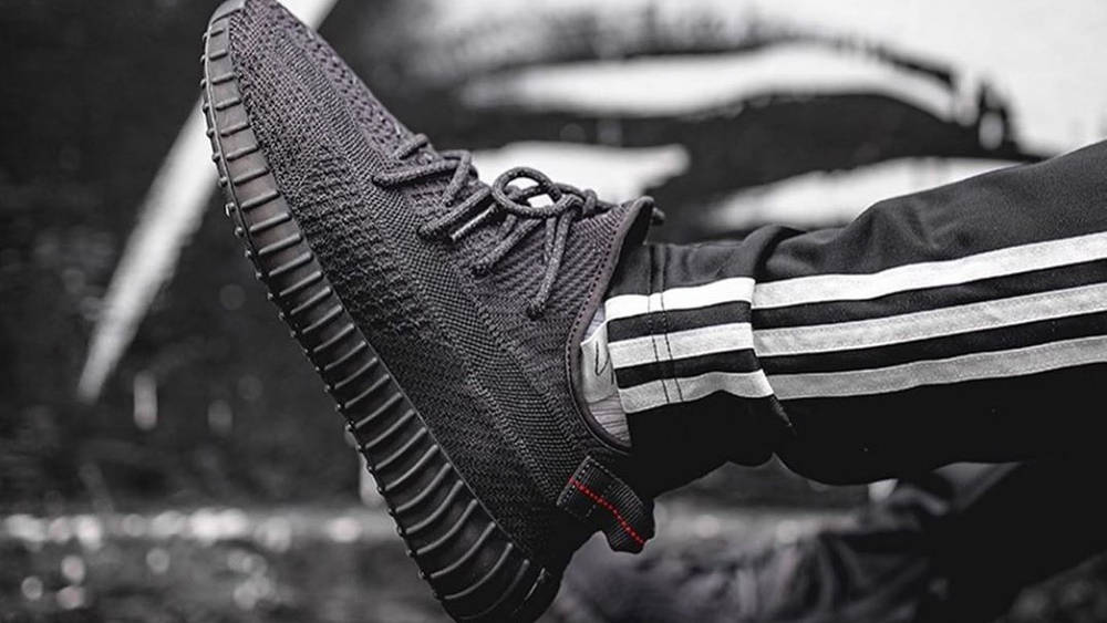 5 Ways To Style The Yeezy Boost 350 V2 'Black' 5 Ways To Style The Yeezy Boost 350 V2 ‘Black’ 2