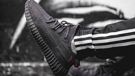 5 Ways To Style The Yeezy Boost 350 V2 'Black' 5 Ways To Style The Yeezy Boost 350 V2 'Black'