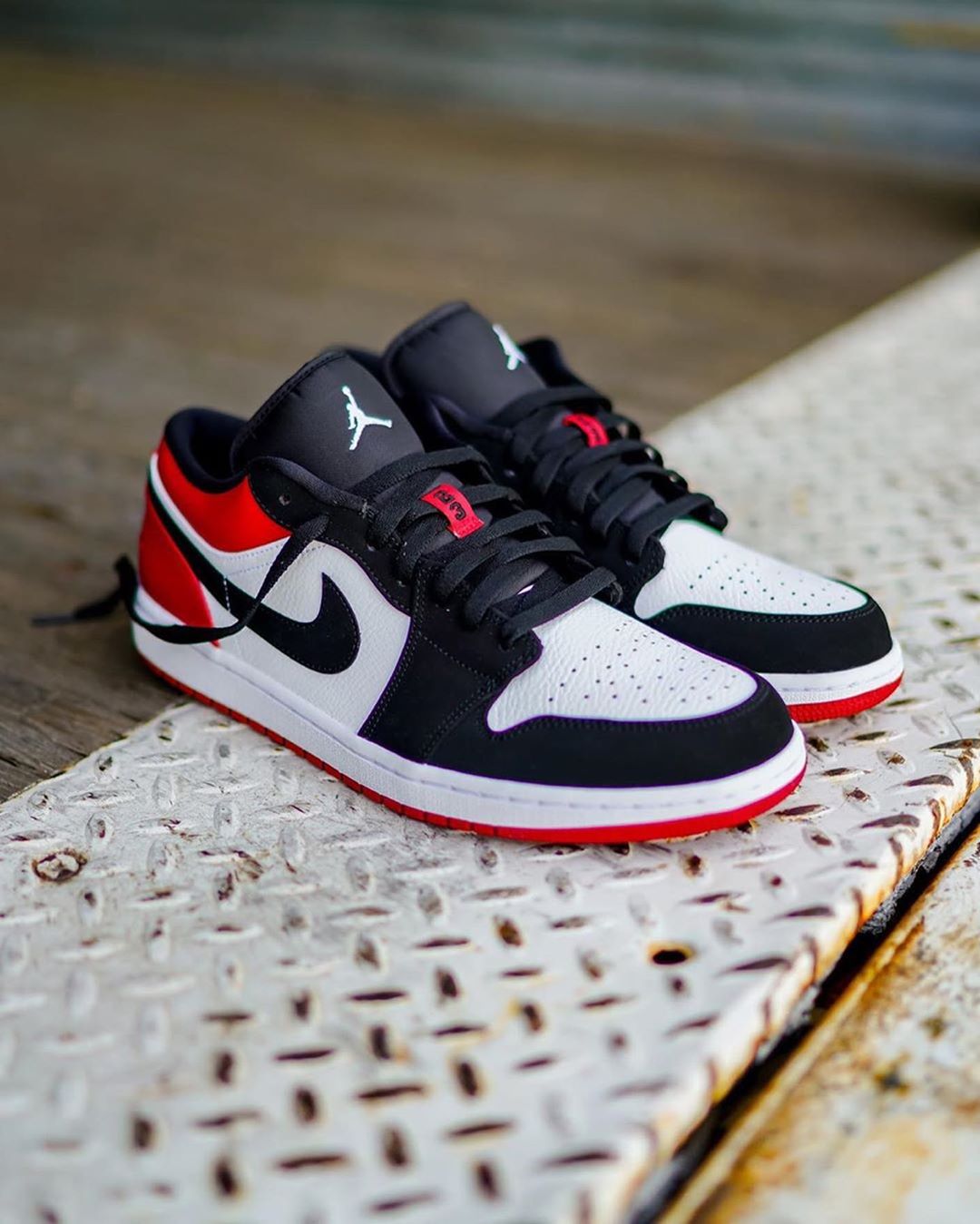 Don T Sleep On Footasylum S Restock Of The Jordan 1 Low Black Toe The Sole Supplier