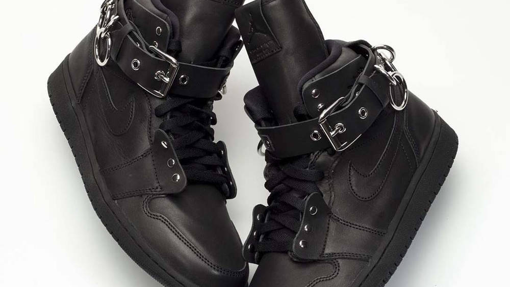 A Closer Look At The COMME des GARÇONS x Air Jordan 1
