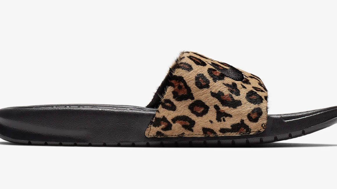 terrorisme Martelaar zondaar Get Cosy In These Leopard Print Fur Nike Benassi Sliders | The Sole Supplier