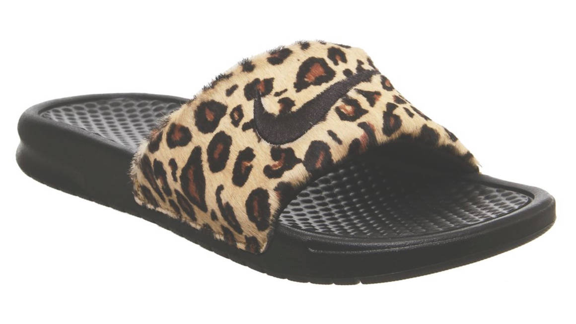 terrorisme Martelaar zondaar Get Cosy In These Leopard Print Fur Nike Benassi Sliders | The Sole Supplier