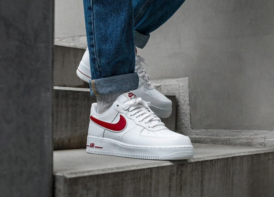 white & red air force 1 07 3 trainers