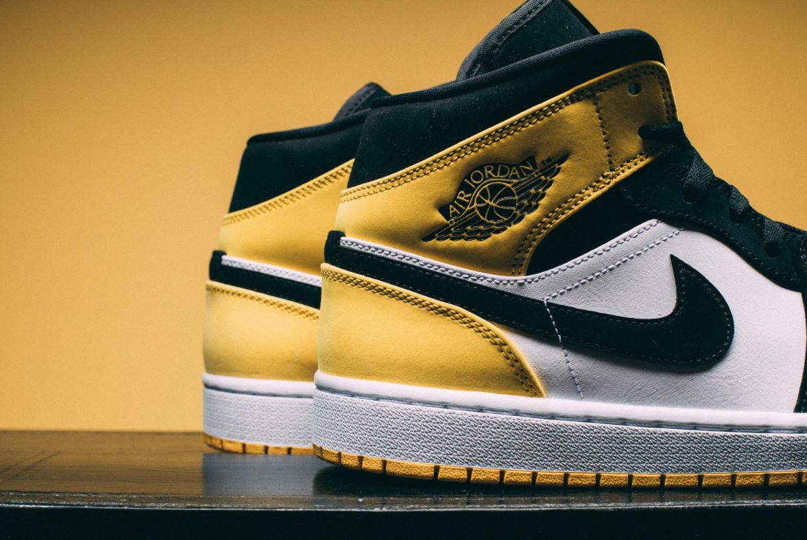 jordan 1 mid yellow toe