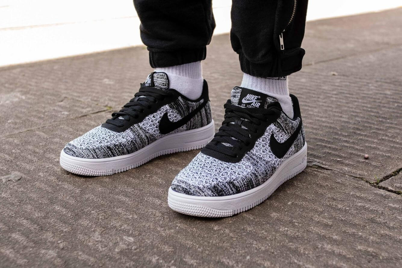 air force 1 flyknit black and white
