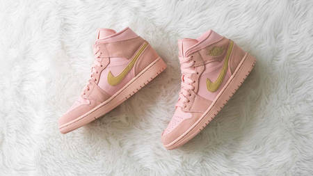 Don't Miss This Weekend's Air Jordan 1 Mid 'Coral' Don't Miss This Weekend's Air Jordan 1 Mid 'Coral'