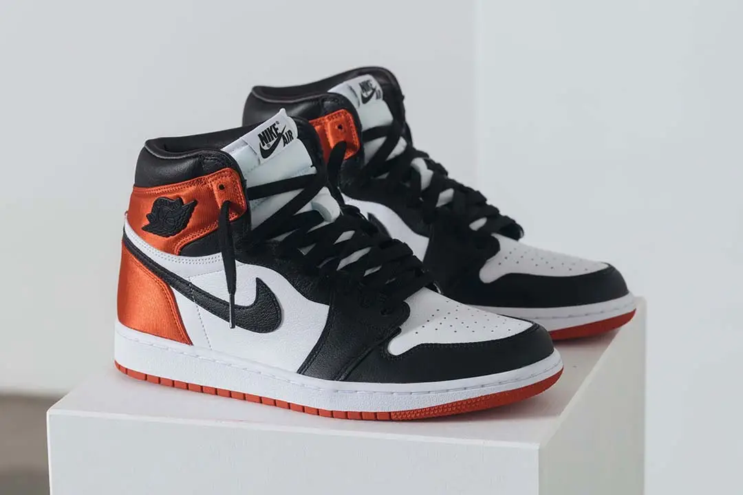 Jordan high satin black toe shops