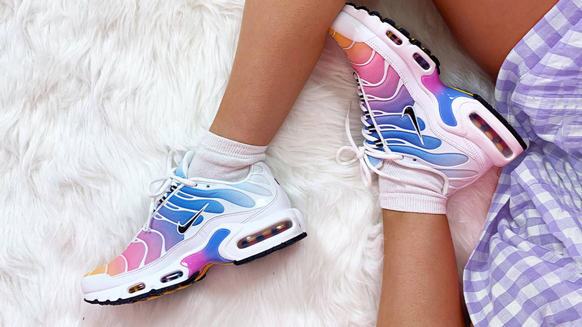 air max plus blue and pink