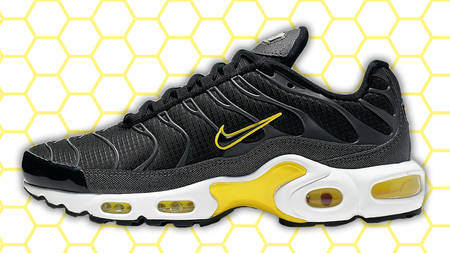The Nike Air Max Plus Gets A Bumblebee Look In Black & Dynamic Yellow The Nike Air Max Plus Gets A Bumblebee Look In Black & Dynamic Yellow