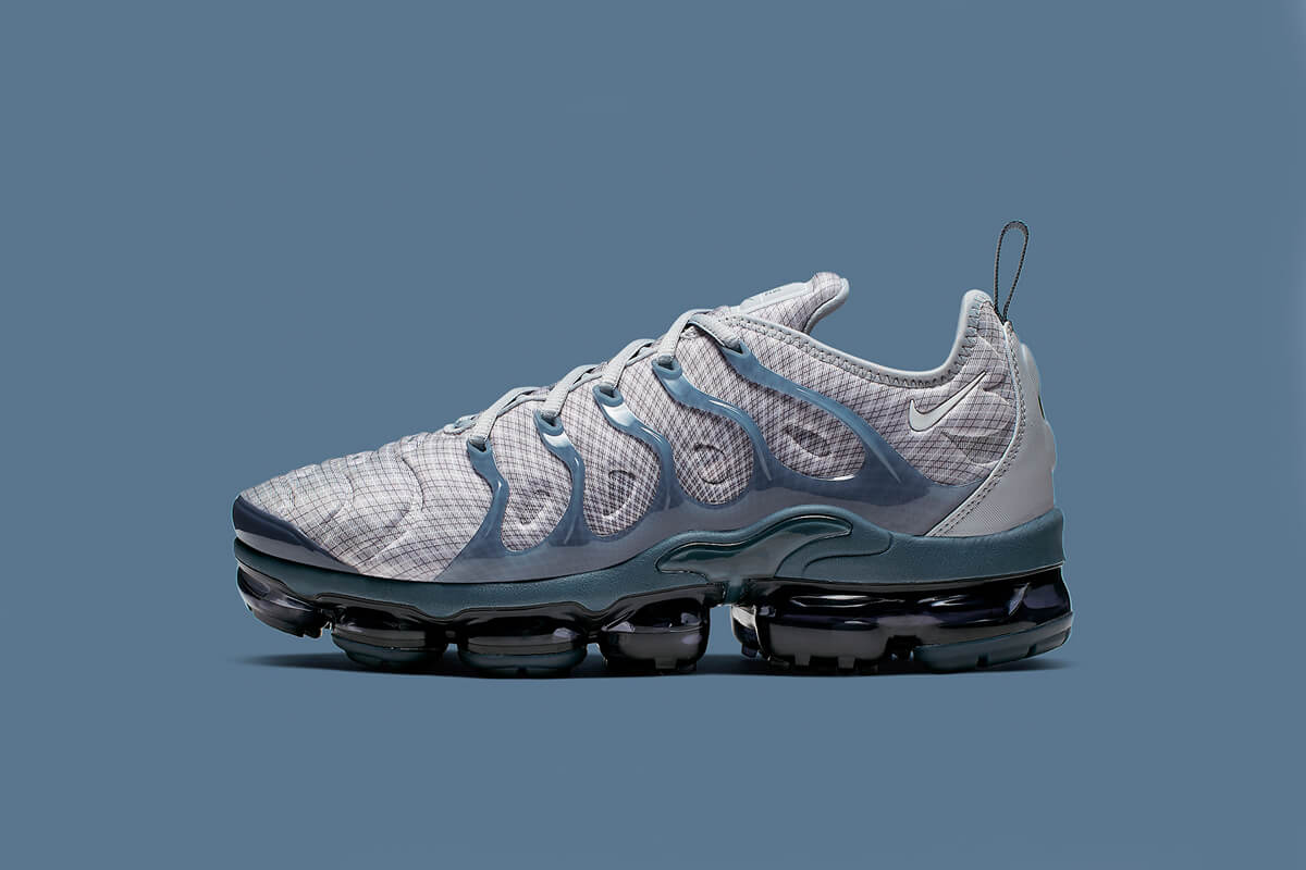 Nike vapormax plus store colours