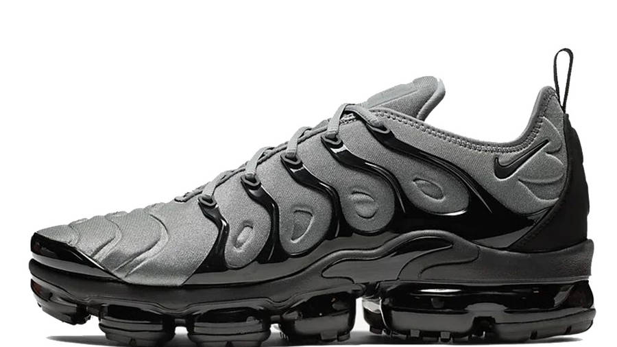 nike air vapormax plus black and grey