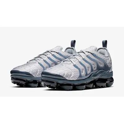 Vapormax plus white hot sale wolf grey