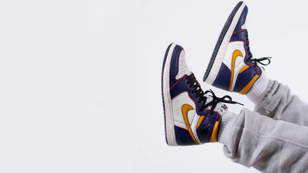 Take An Exclusive Look At The Upcoming Air Jordan 1 SB LA to Chicago Take An Exclusive Look At The Upcoming Air Jordan 1 SB LA to Chicago