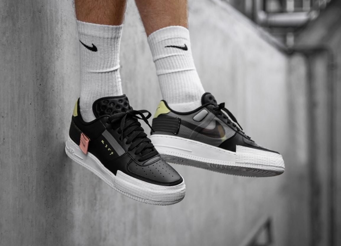 black air force 1 low on feet