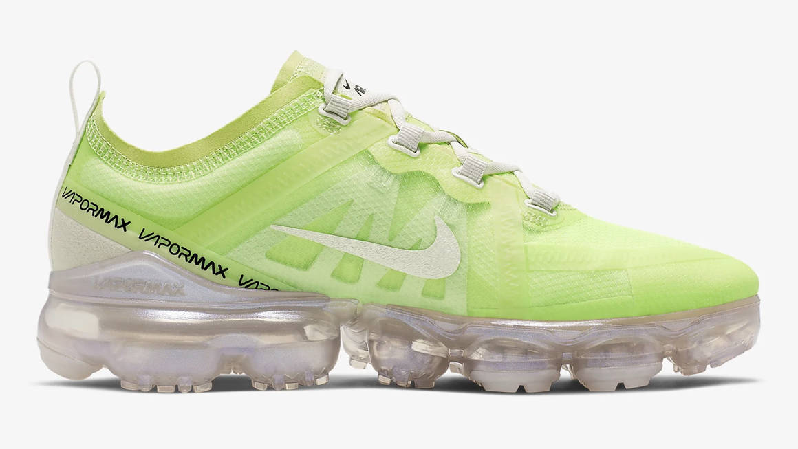 nike vapormax luminous green