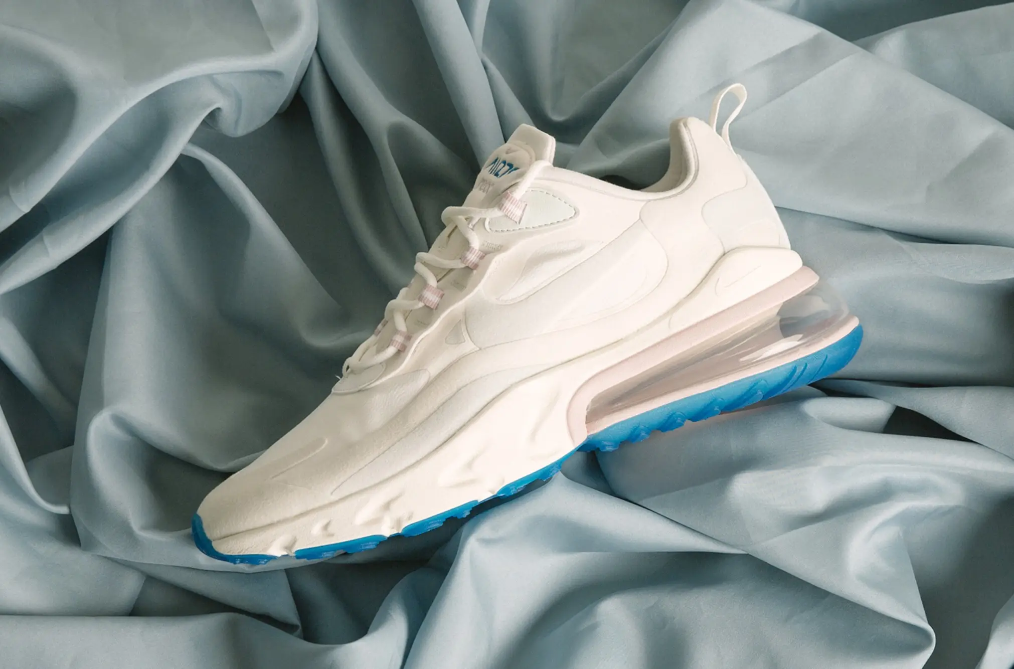 womens air max 270 react sail coral stardust