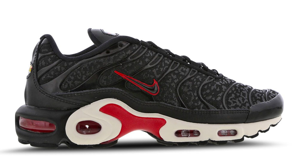 _0002_The 20 Unmissable Steals From The Foot Locker Sale!