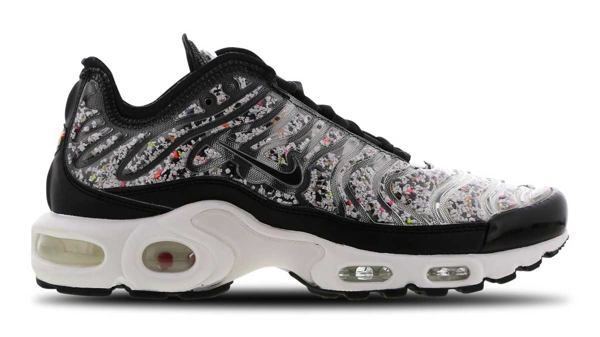 _0006_10 Of The Best Selling Sneakers On Foot Locker Right Now