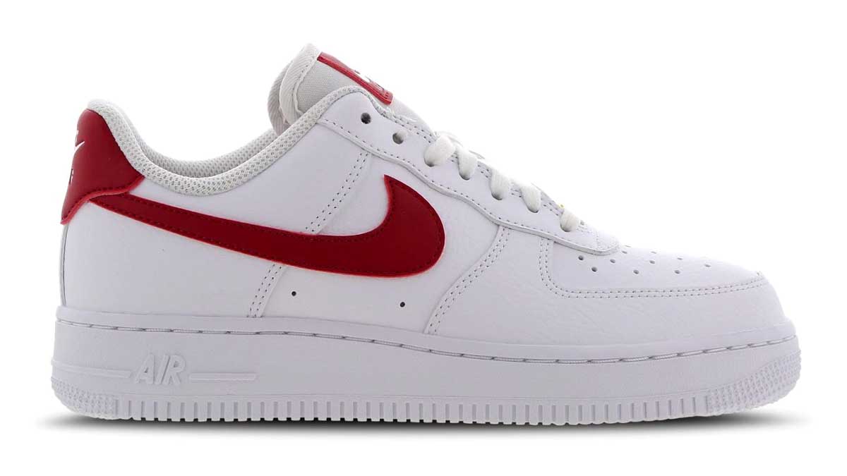 _0007_10 Of The Best Selling Sneakers On Foot Locker Right Now