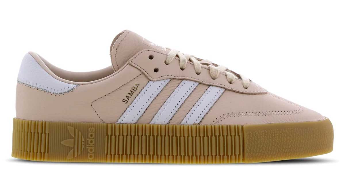 _0008_10 Of The Best Selling Sneakers On Foot Locker Right Now