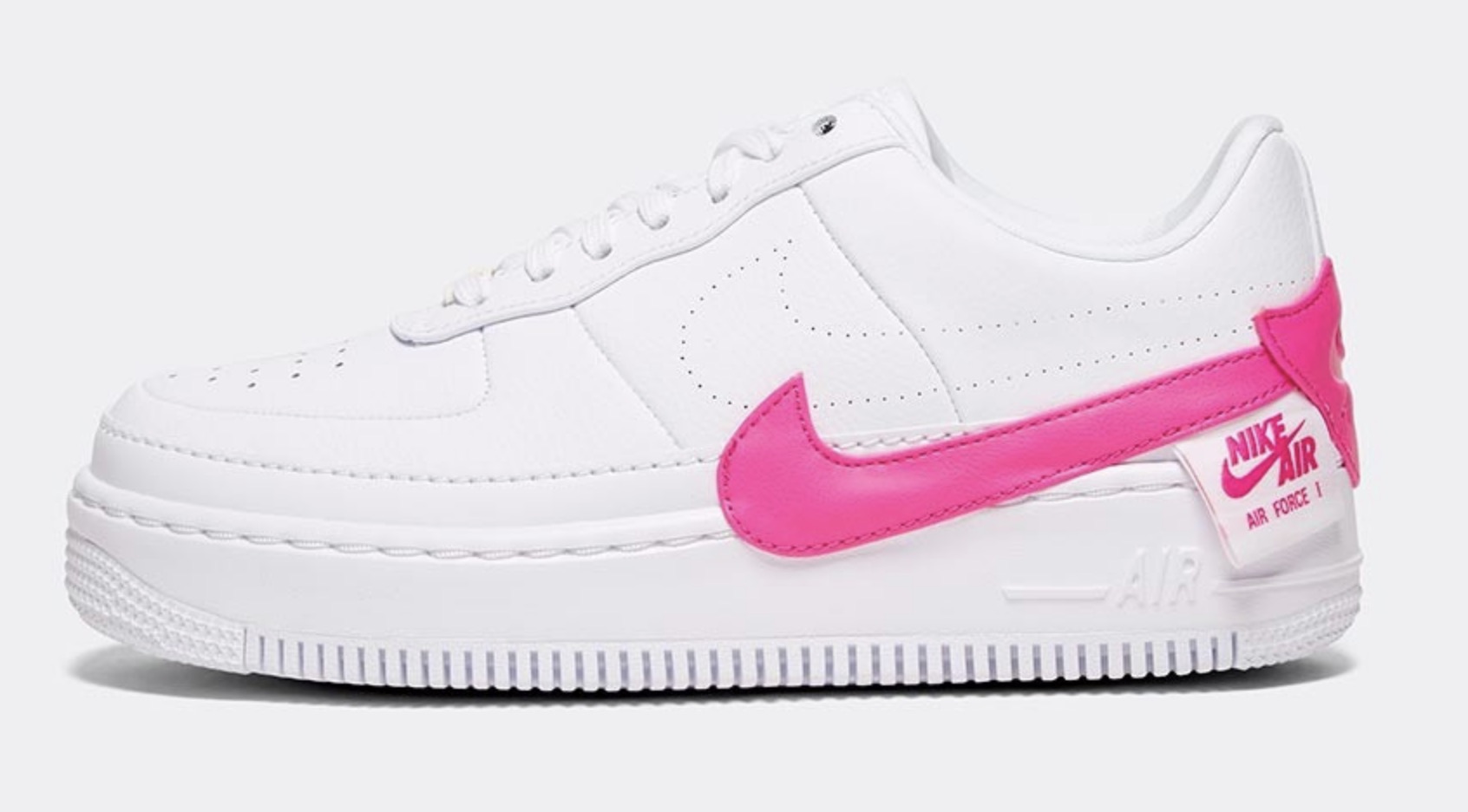 10 Light Sneakers To Keep The Summer Spirit Alive 6