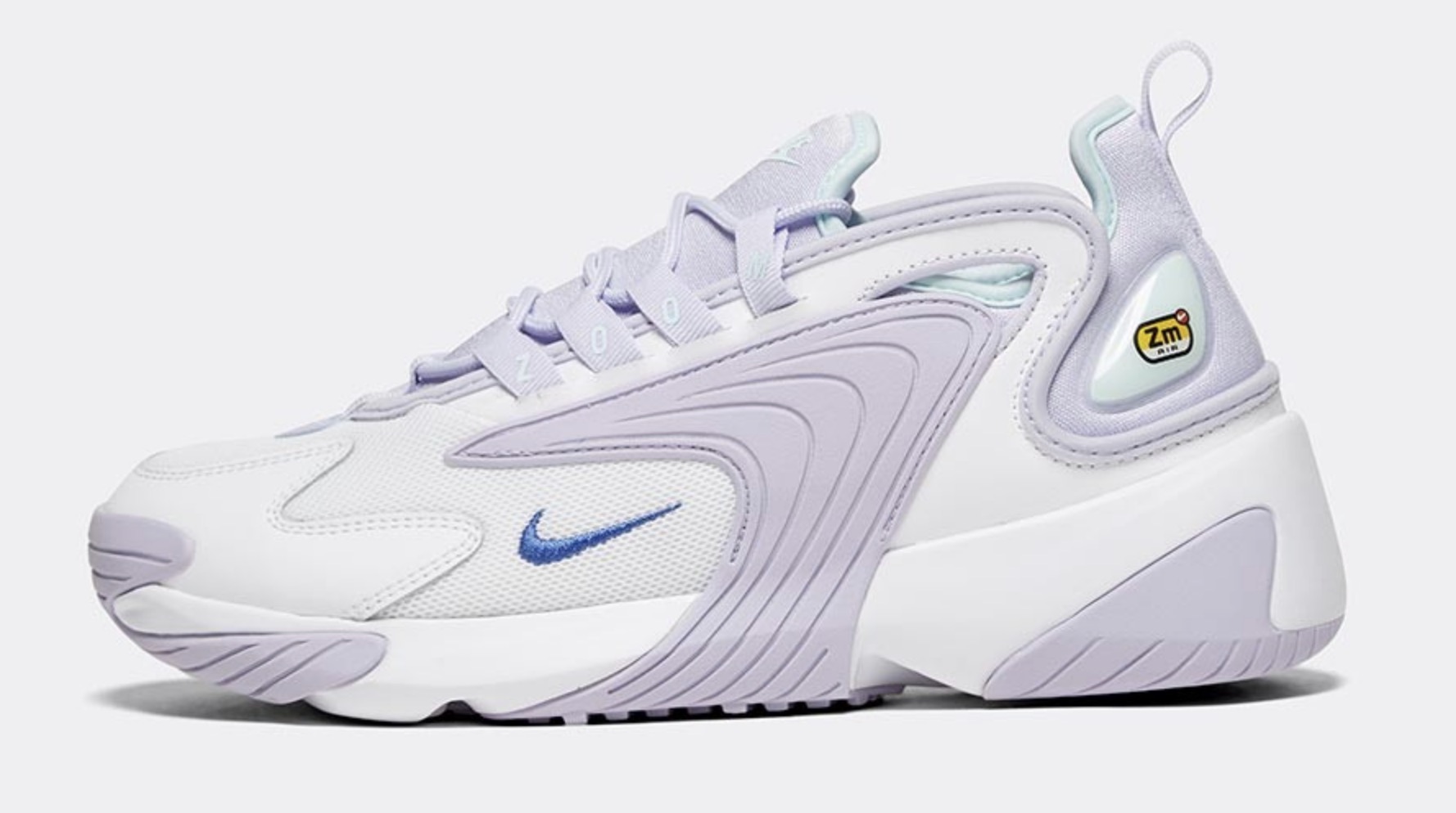10 Light Sneakers To Keep The Summer Spirit Alive