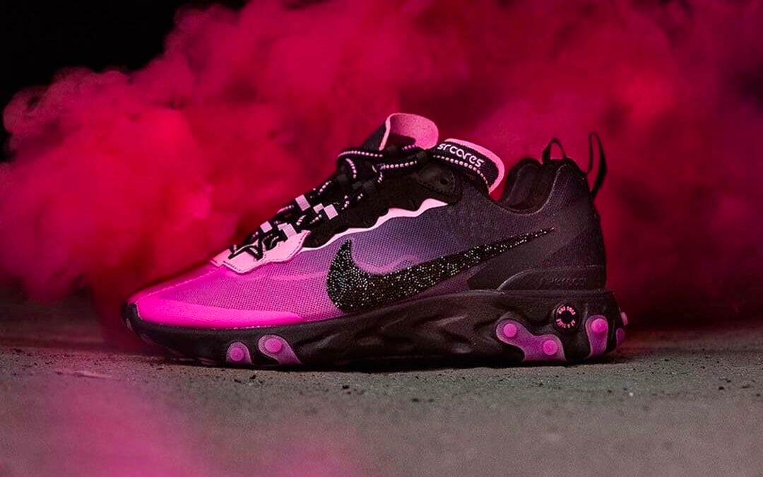 Nike size Spreads Breast Cancer Awareness With A React Element 87 Collection