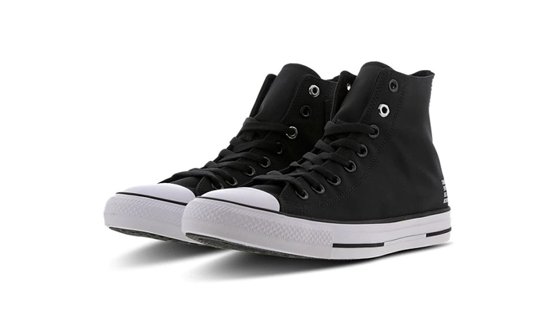 all black converse with white sole
