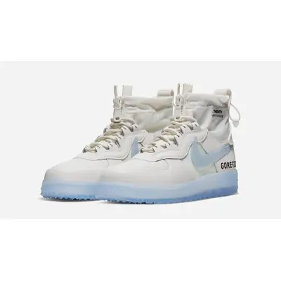 Nike gore tex top high white