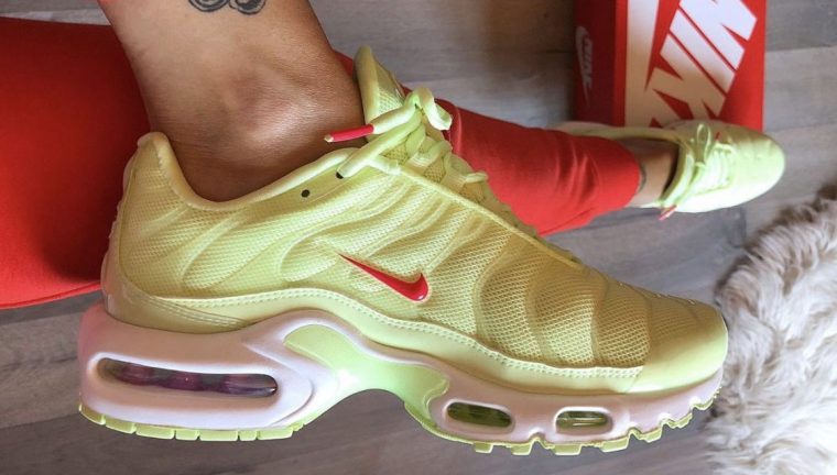 Nike Air Max Plus Barely Volt