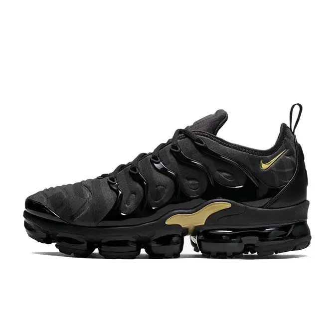 Nike black air vapormax plus cheap trainers