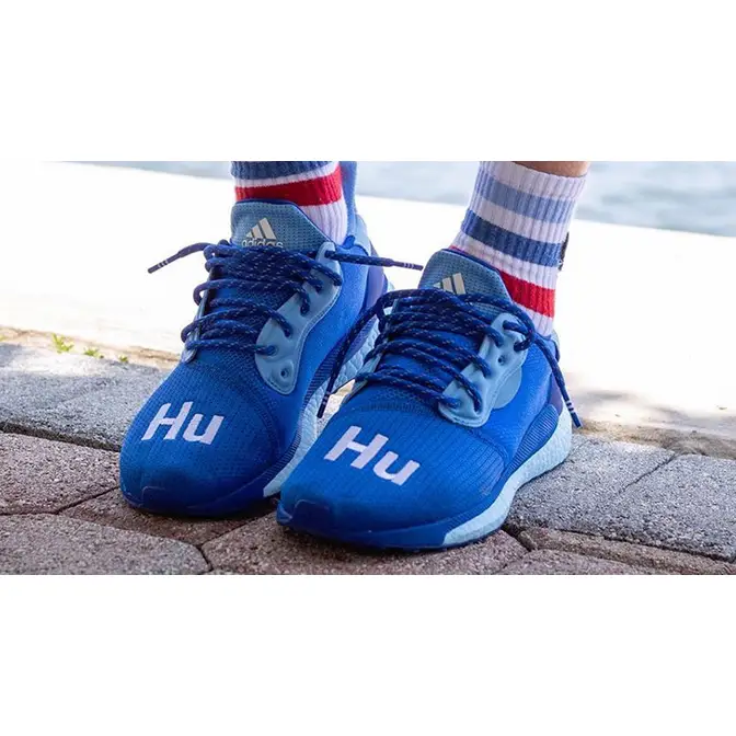 Pharrell Williams x adidas poleron Solar Hu Pride Blue