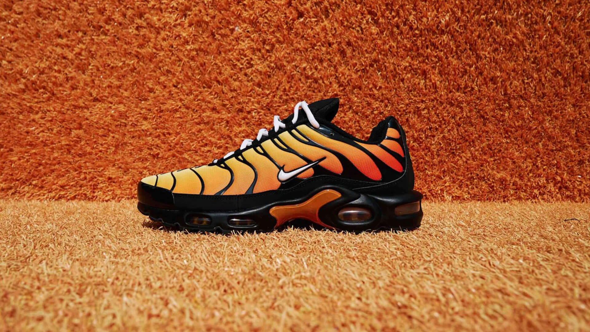 nike tuned 1 ultra orange