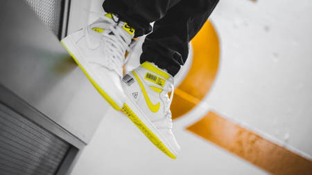 Take An On Foot Look At The Jordan 1 First Class Flight Take An On Foot Look At The Jordan 1 First Class Flight