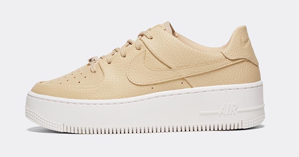 Nike Air Force. 1 Sage Desert Ore.