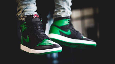 First Look At The Air Jordan 1 High 'Pine Green' First Look At The Air Jordan 1 High 'Pine Green'